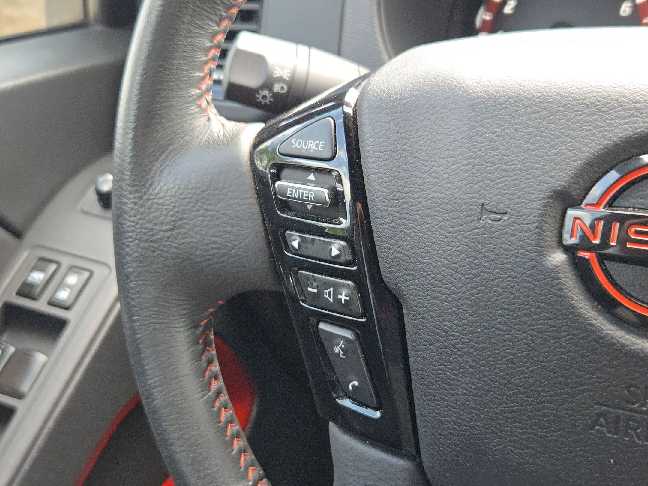 Used 2023 Nissan Frontier PRO-4X w/ Technology Package AWD/4WD image 20