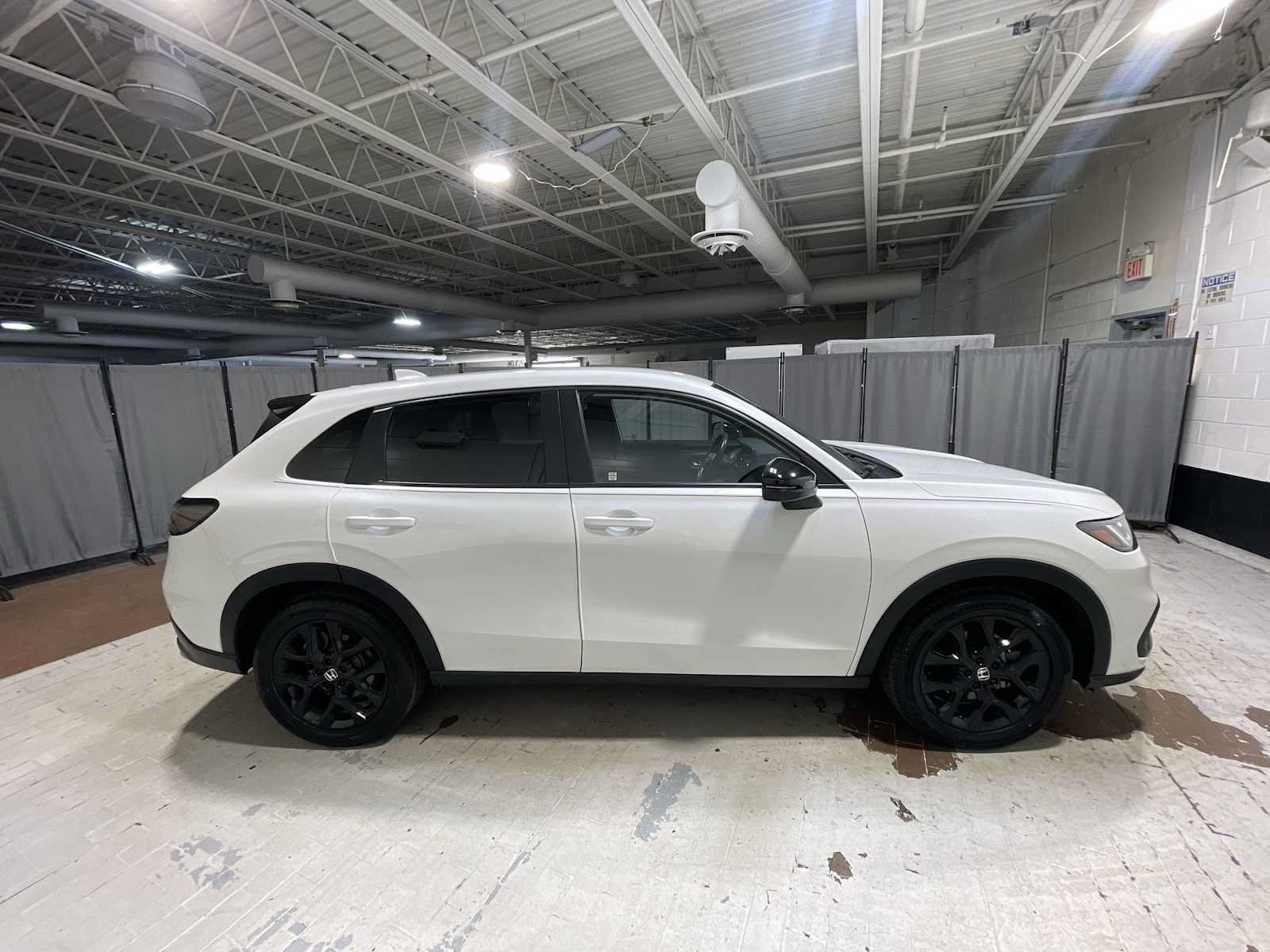 Used 2024 Honda HR-V Sport image 27