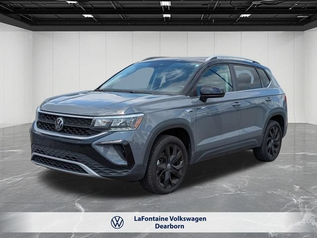Certified 2024 Volkswagen Taos SE w/ Panoramic Sunroof Package