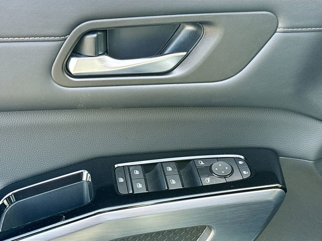 Used 2024 Nissan Pathfinder SL image 18