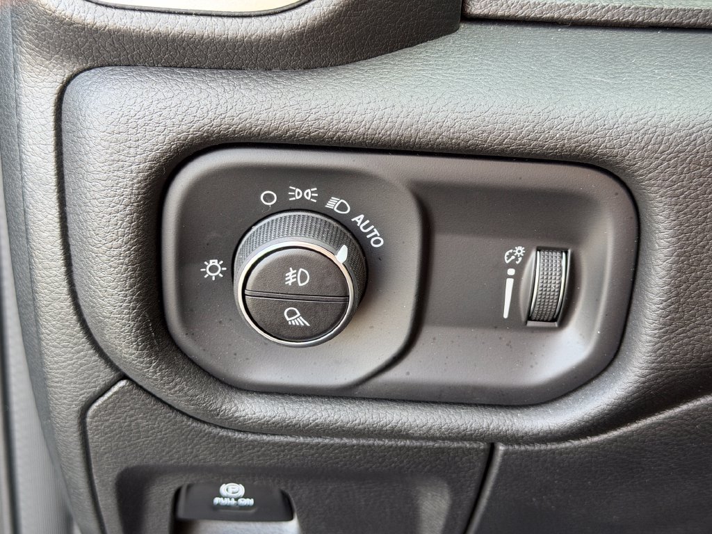 Used 2024 RAM 1500 Big Horn AWD/4WD image 21