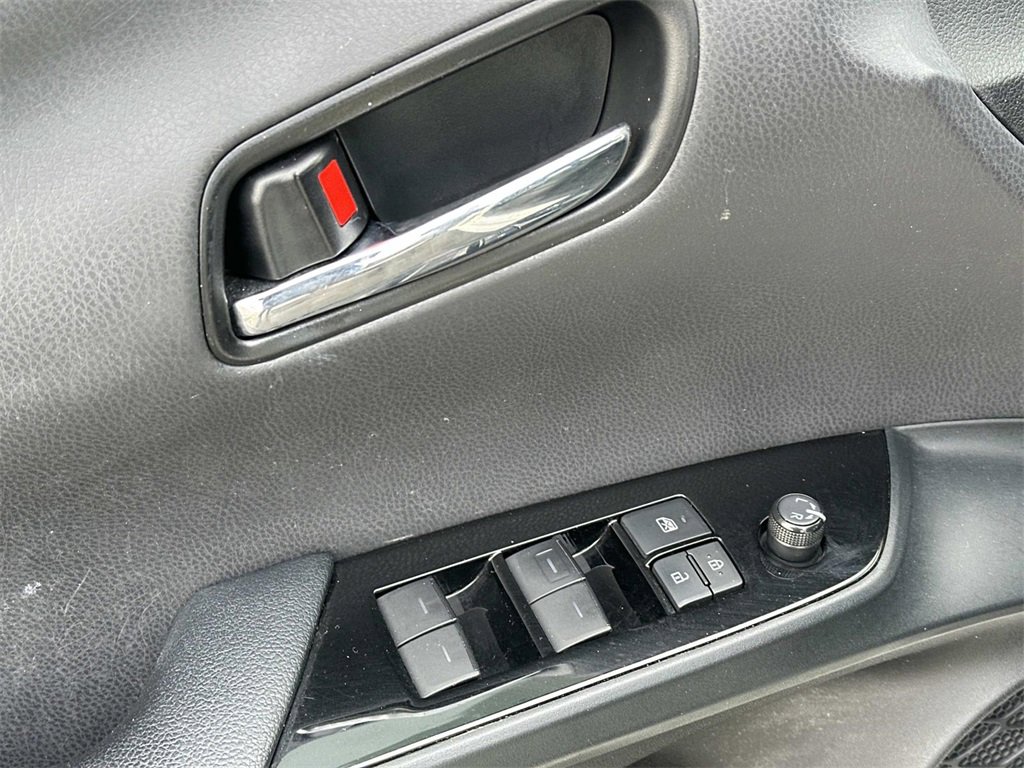 Used 2019 Toyota Prius XLE image 15