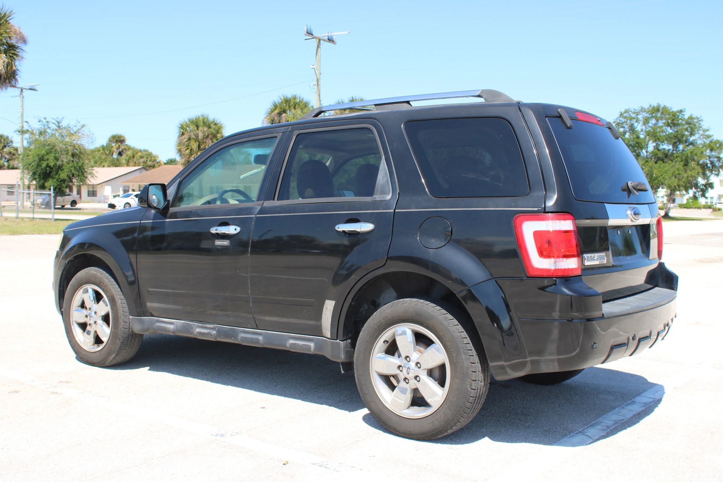 Used 2009 Ford Escape Limited FWD image 3