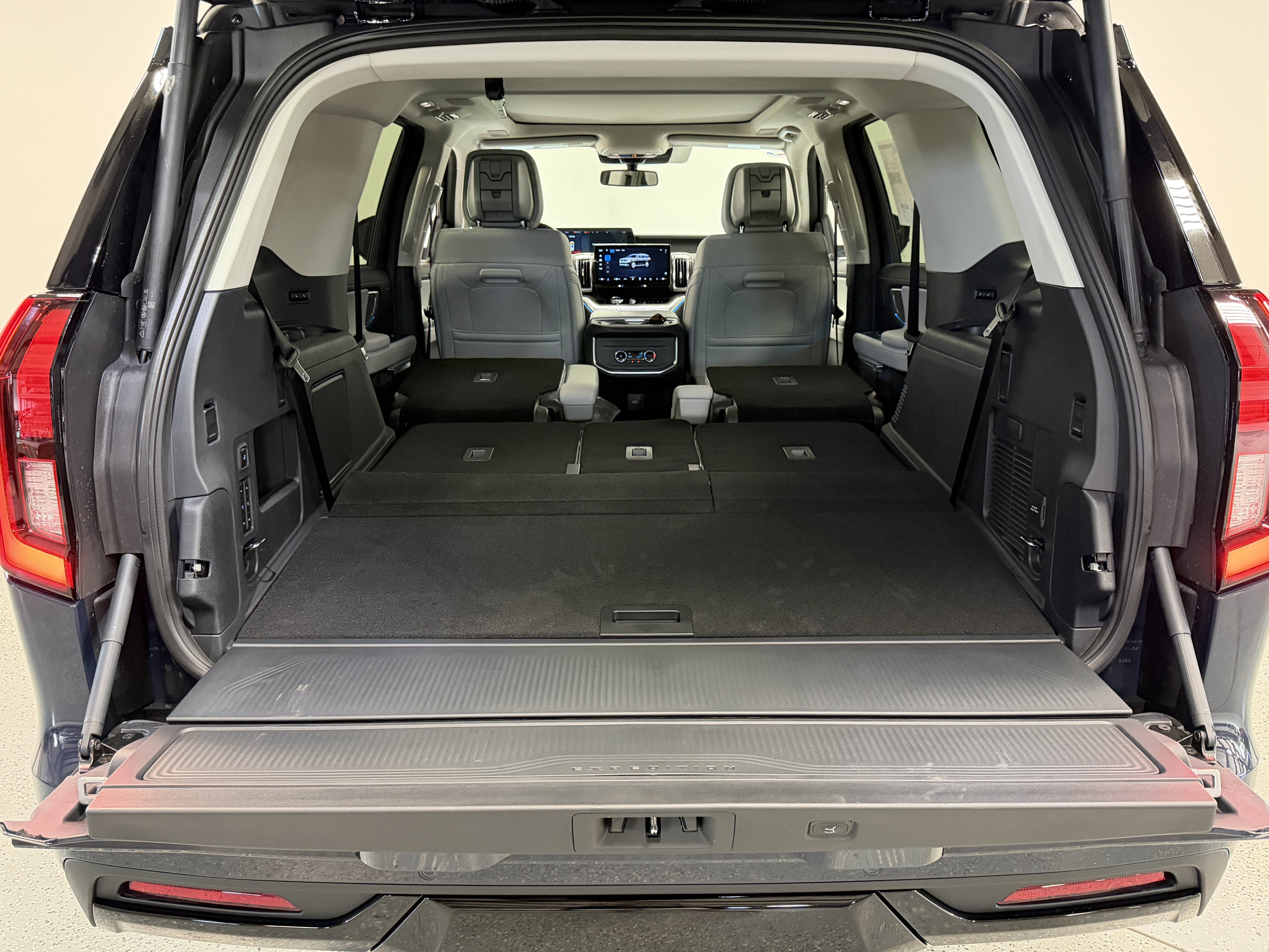 New 2027 Ford Expedition Platinum AWD/4WD image 30