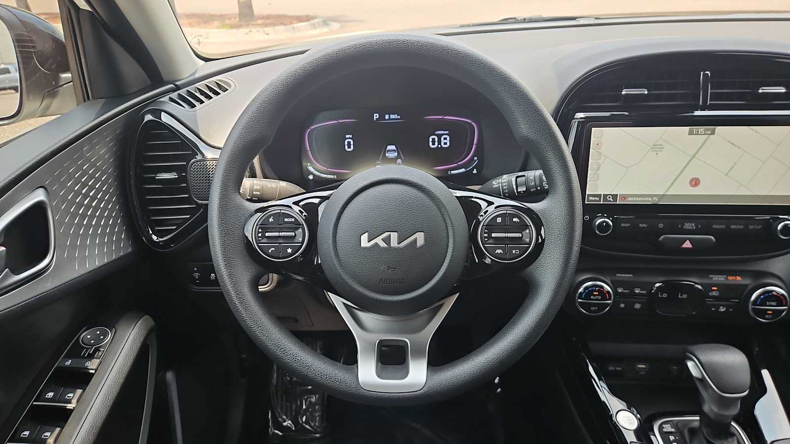 Used 2024 Kia Soul S FWD image 11