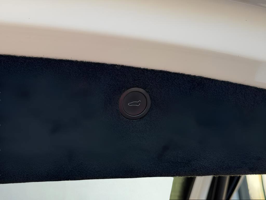 Used 2023 Tesla Model X Plaid image 26