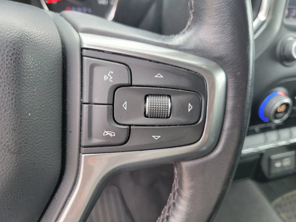 Used 2022 Chevrolet Silverado 1500 LT AWD/4WD image 16