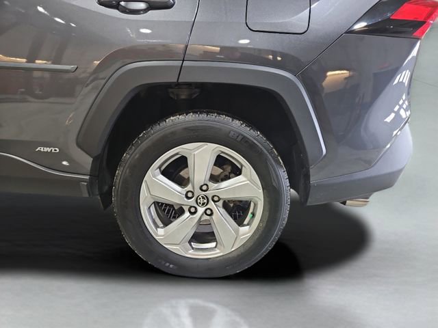 Used 2021 Toyota RAV4 XLE Premium image 15