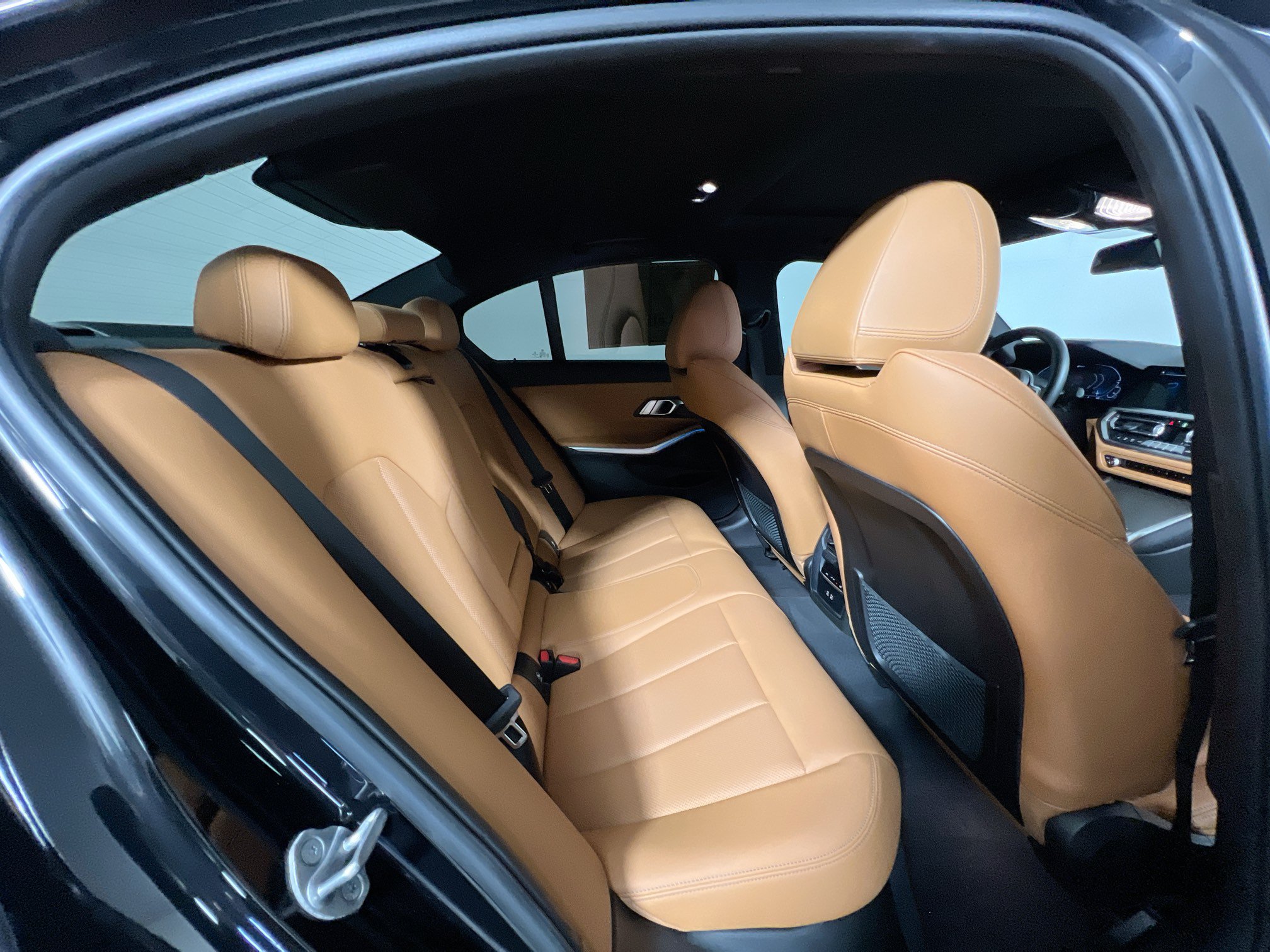 Used 2022 BMW 330e w/ M Sport Package RWD image 33