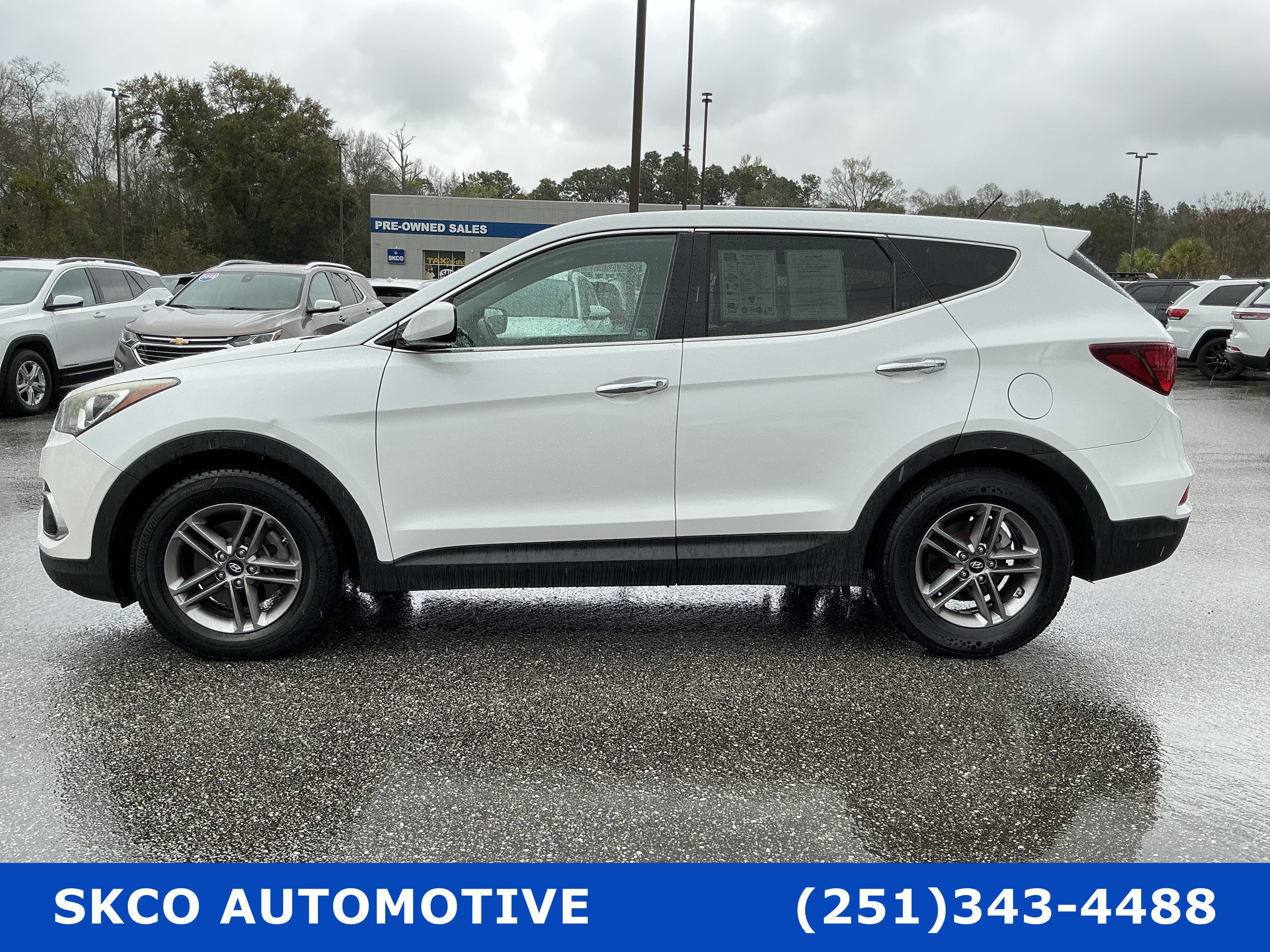 Used 2018 Hyundai Santa Fe Sport FWD image 2