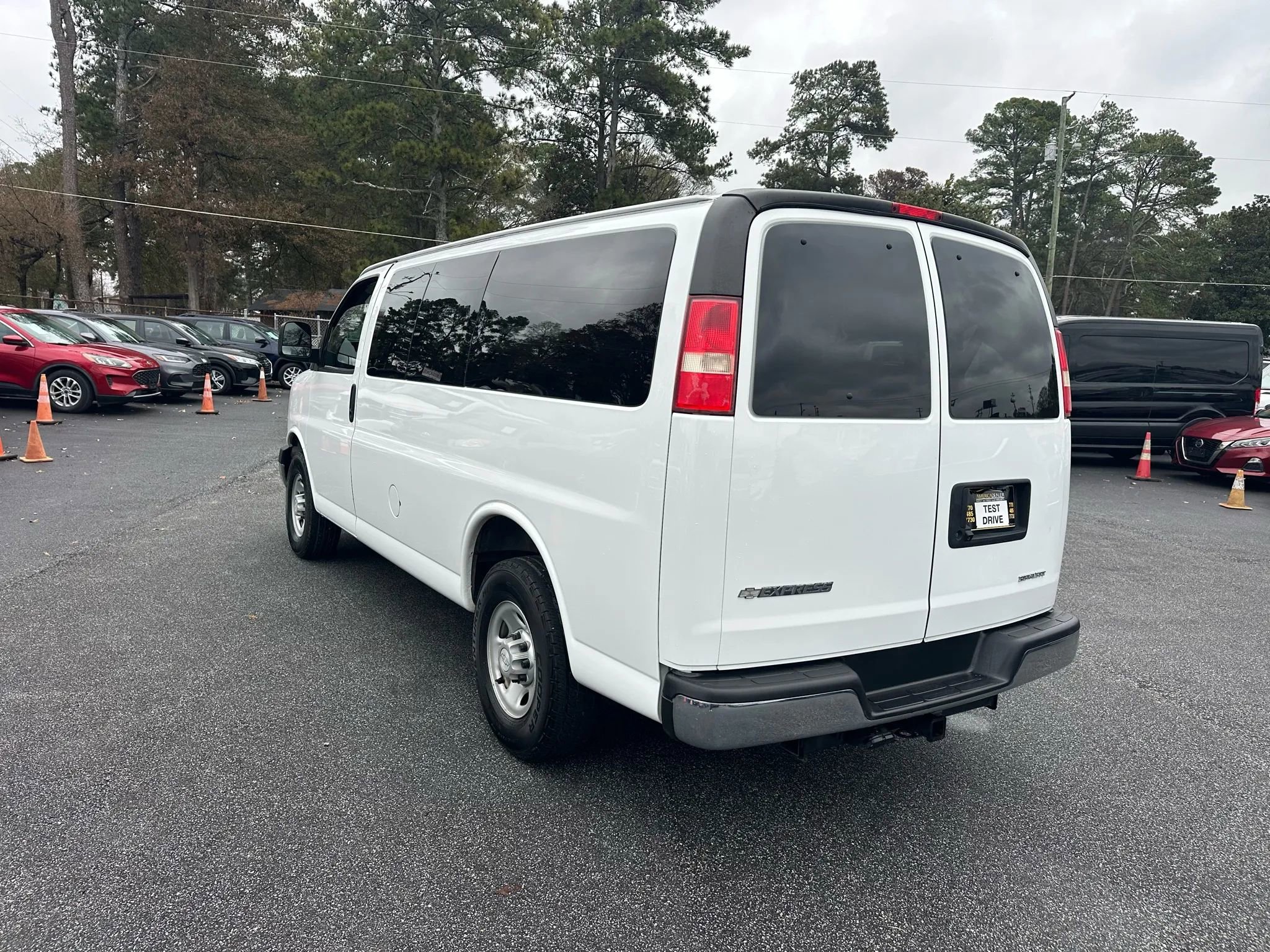 Used 2017 Chevrolet Express 2500 LS image 6