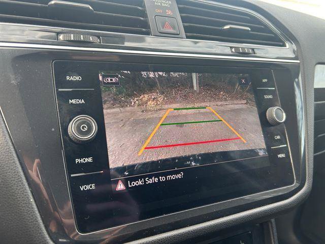 Used 2022 Volkswagen Tiguan SE image 18