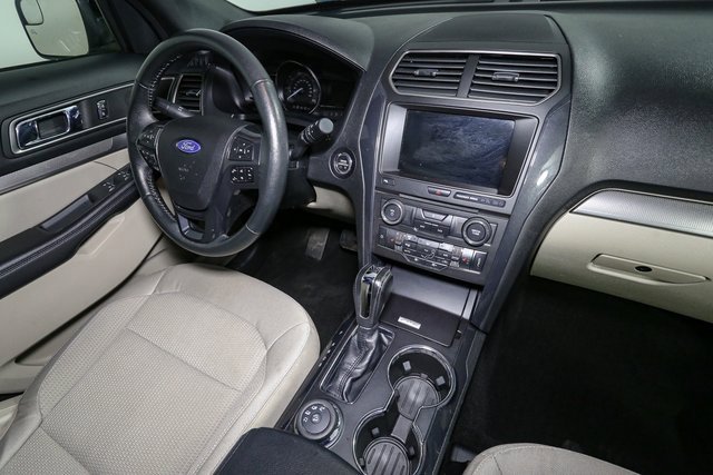 Used 2018 Ford Explorer XLT w/ Equipment Group 201A image 18