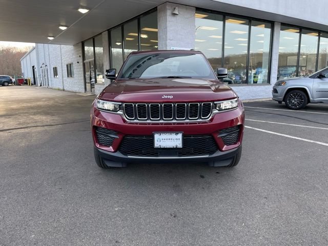 Used 2025 Jeep Grand Cherokee Laredo X AWD/4WD image 2