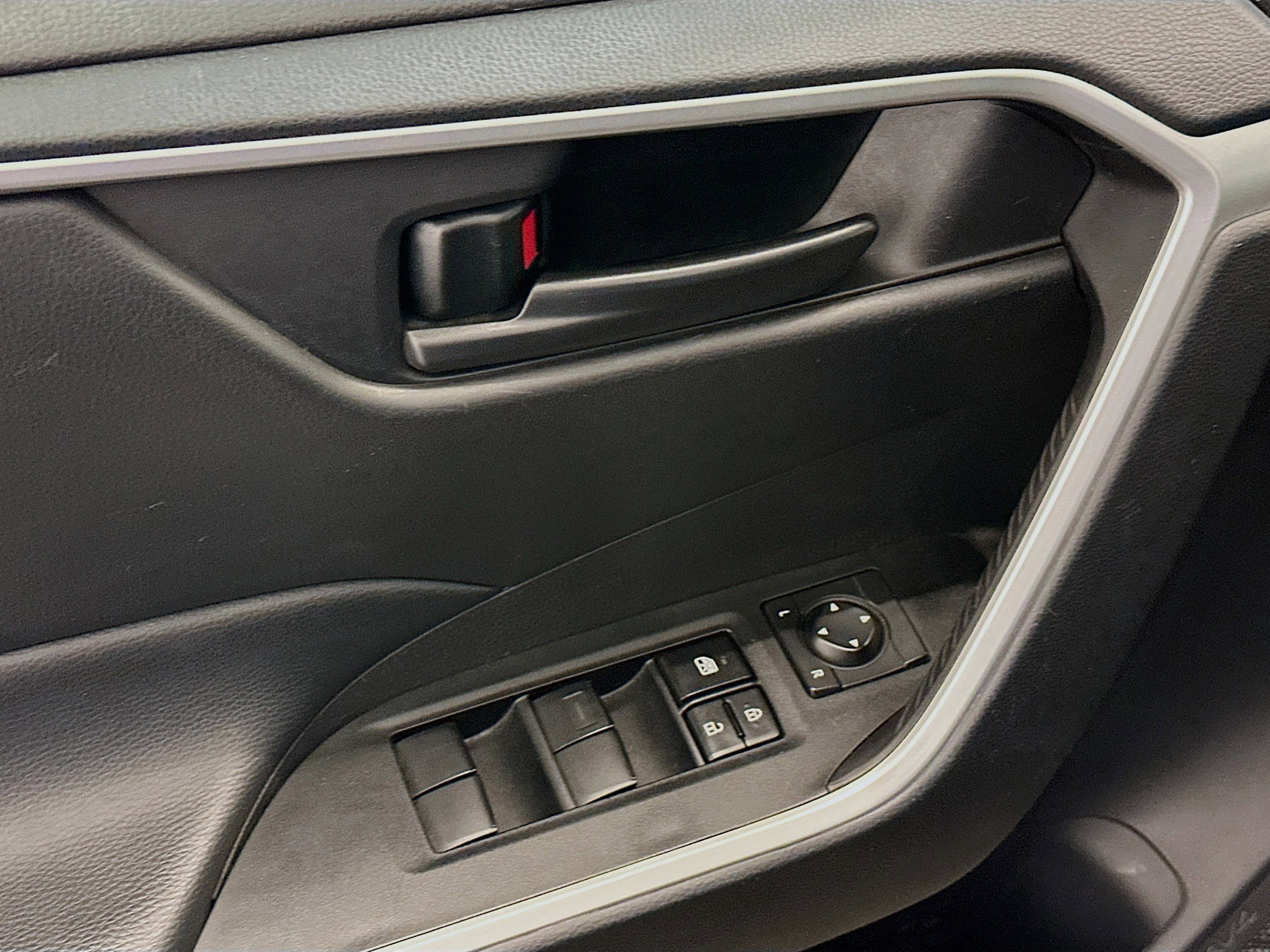 Used 2024 Toyota RAV4 LE image 15