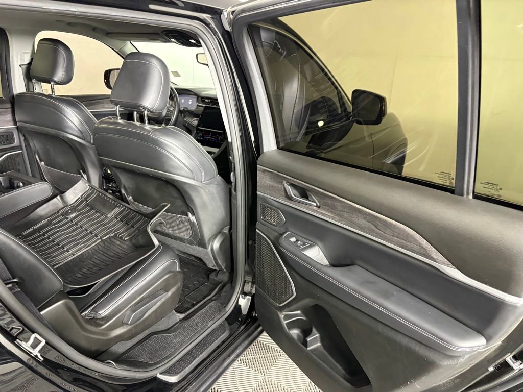 Used 2022 Jeep Grand Cherokee L Limited image 37