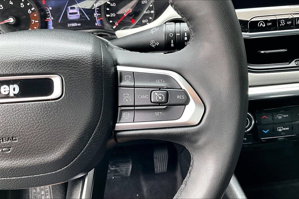 Used 2023 Jeep Compass Limited AWD/4WD image 18