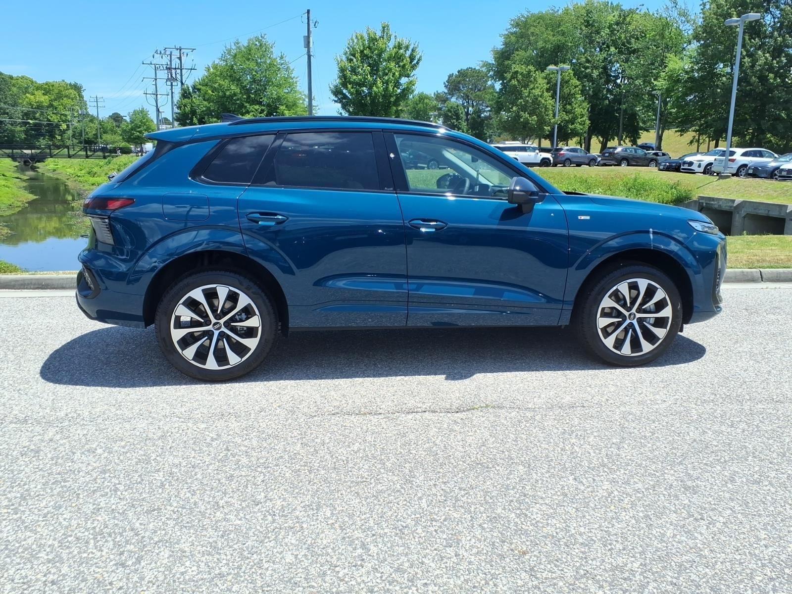 New 2026 Audi Q3 quattro 2.0T AWD/4WD image 5