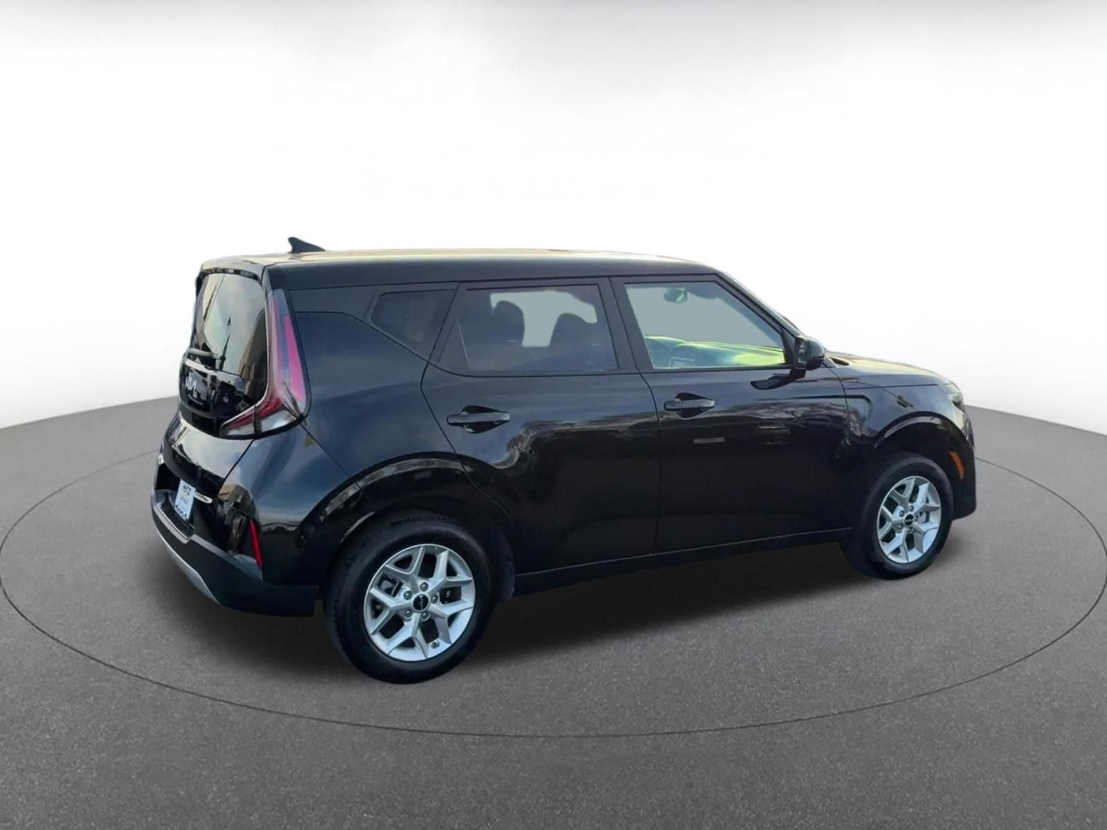 Used 2025 Kia Soul LX w/ LX Technology Package image 15