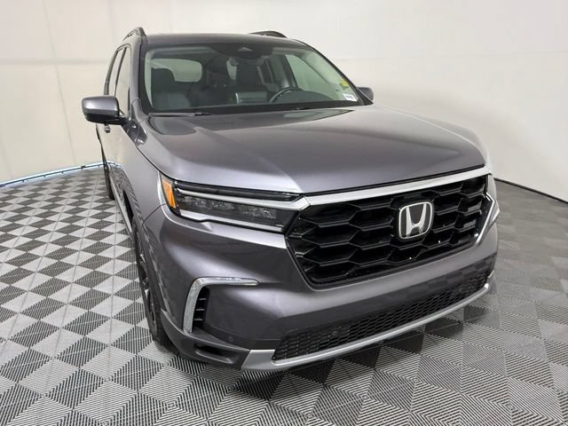 Used 2025 Honda Pilot Touring image 8