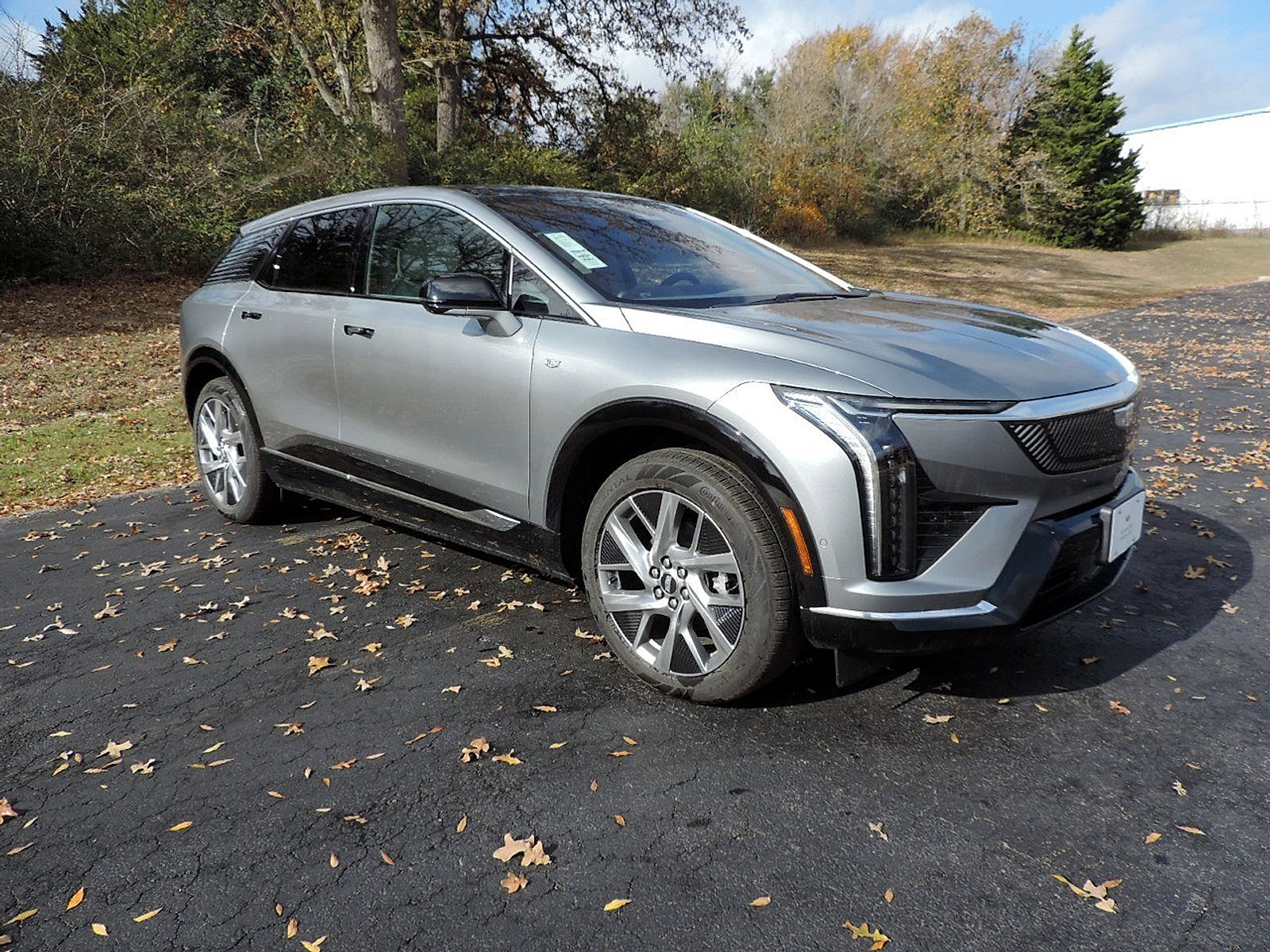 New 2026 Cadillac Optiq Luxury 2 image 3