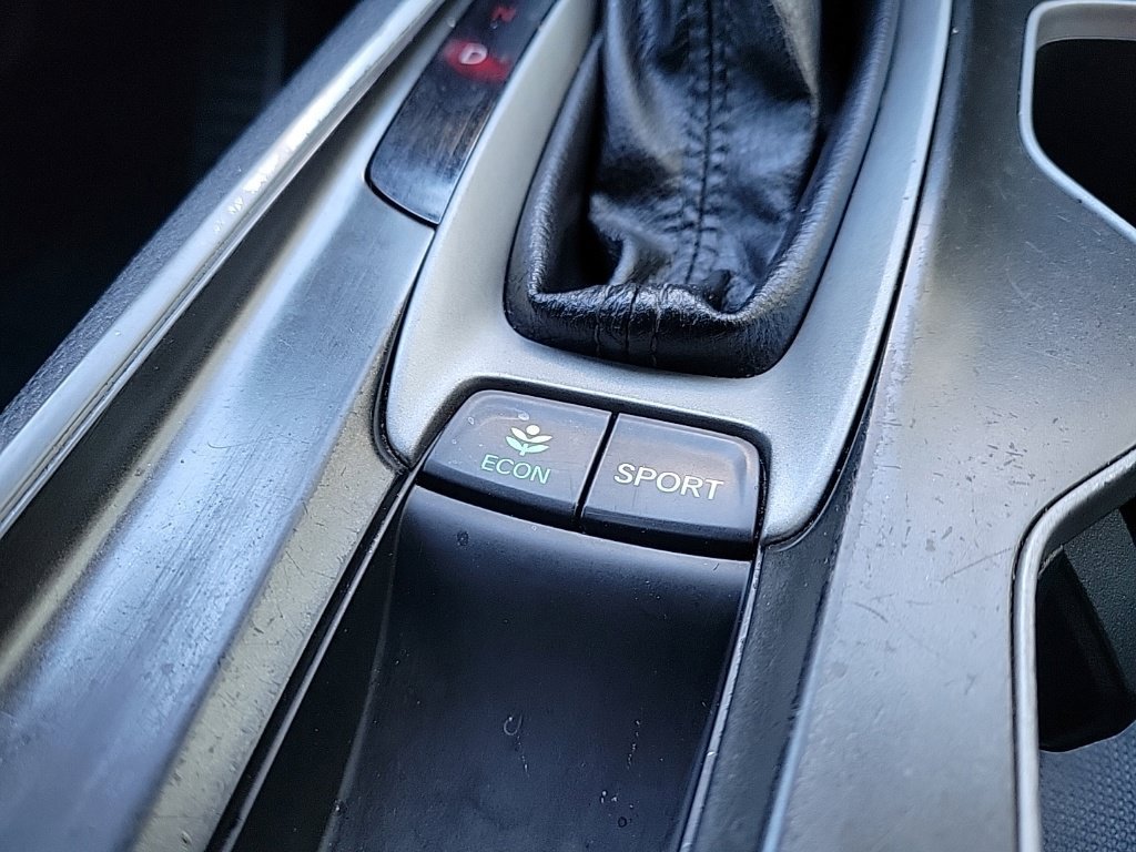 Used 2018 Honda Accord Sport image 26
