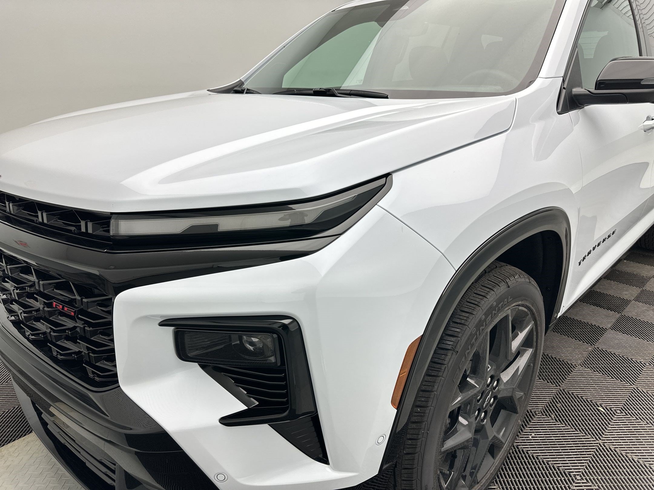 New 2026 Chevrolet Traverse RS w/ LPO, Floor Liner Package AWD/4WD image 28