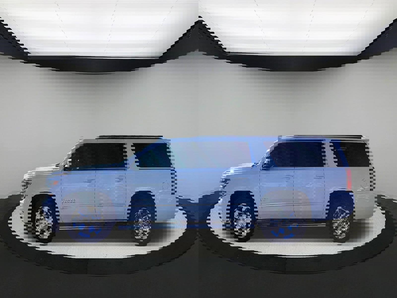 Used 2019 Chevrolet Suburban LT w/ LT Signature Package image 5