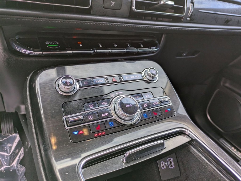 Certified 2022 Lincoln Nautilus Reserve w/ Luxury Package image 22