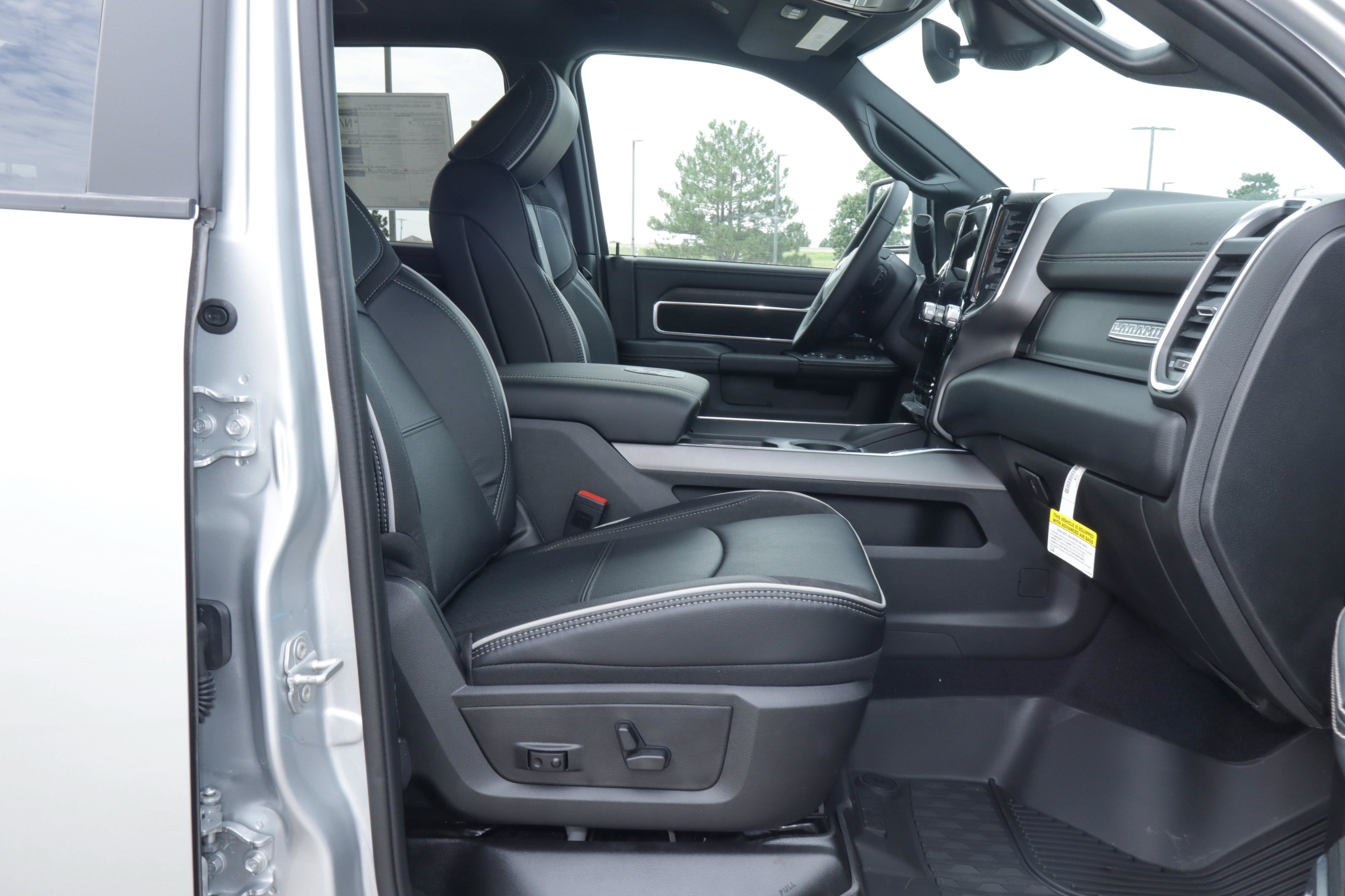 New 2027 RAM 2500 Laramie AWD/4WD image 26
