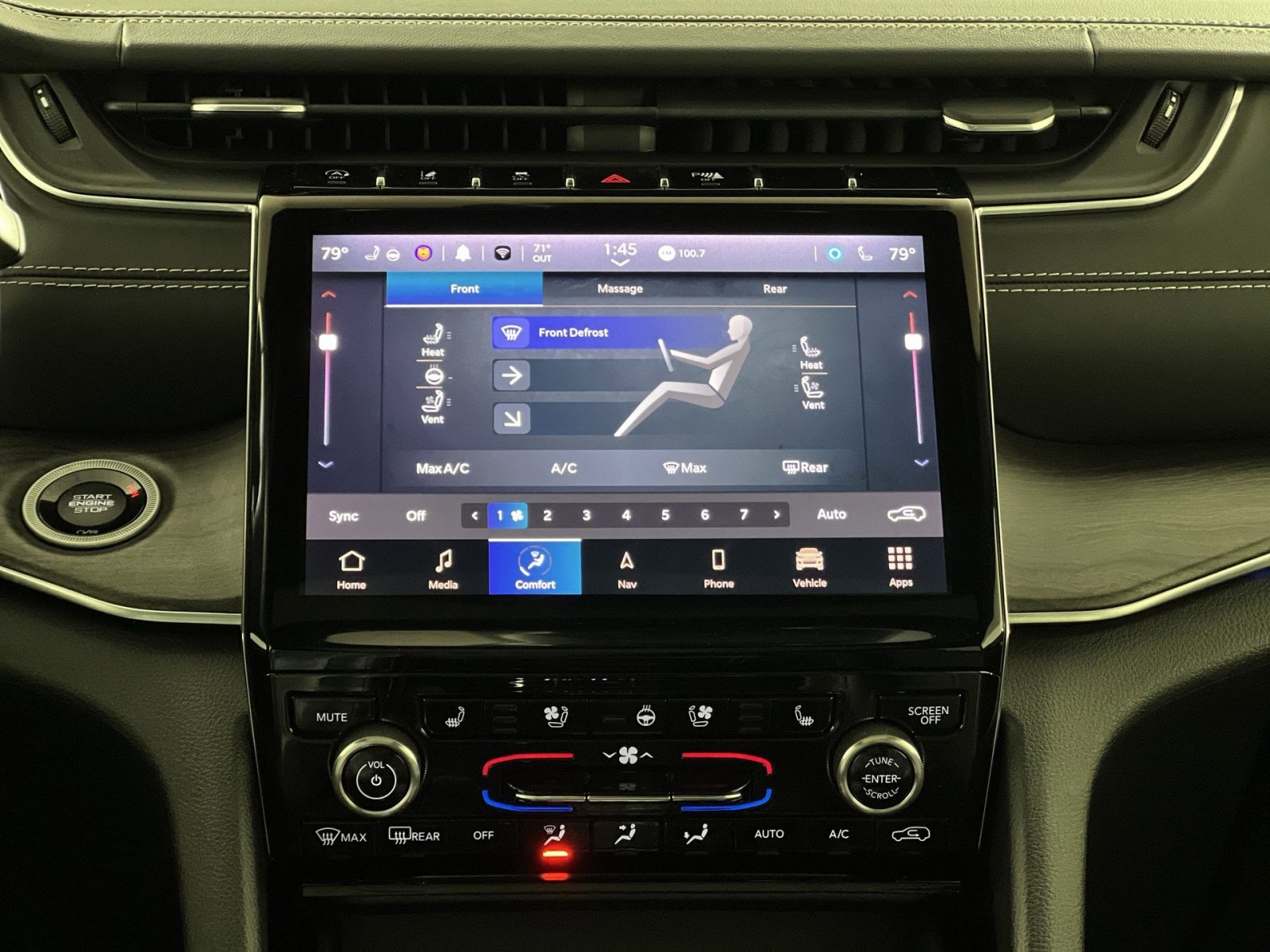 Used 2022 Jeep Grand Cherokee Overland w/ Luxury Tech Group IV image 21