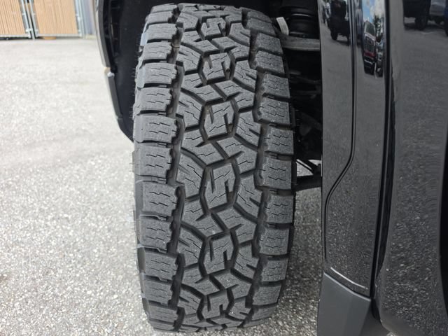 Certified 2025 GMC Sierra 1500 AT4 w/ AT4 Premium Package AWD/4WD image 32