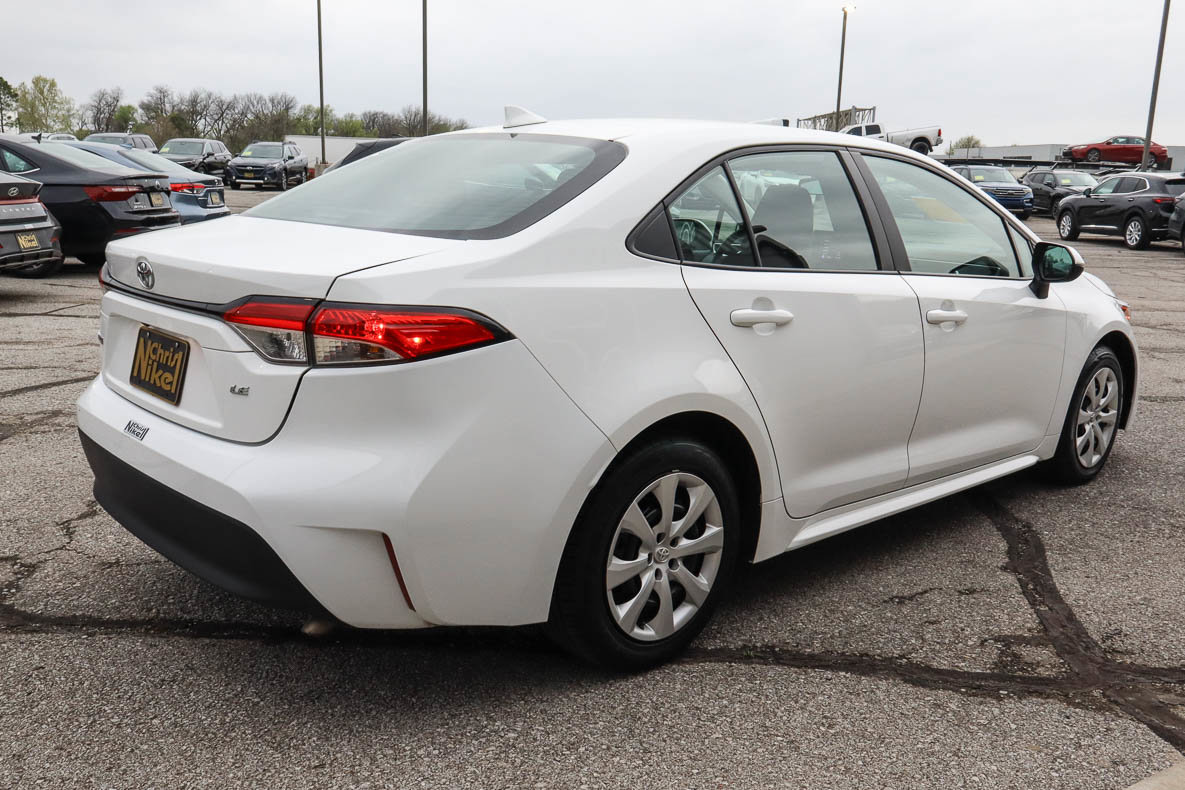 Used 2024 Toyota Corolla LE FWD image 4