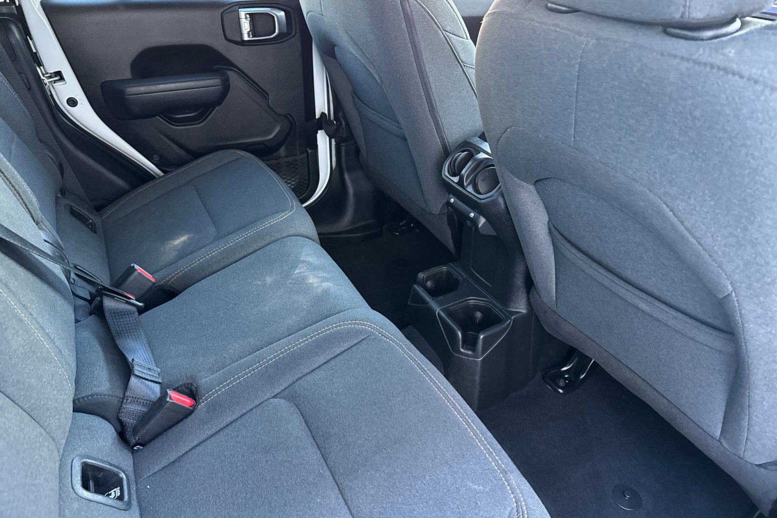 Used 2025 Jeep Gladiator Sport image 18