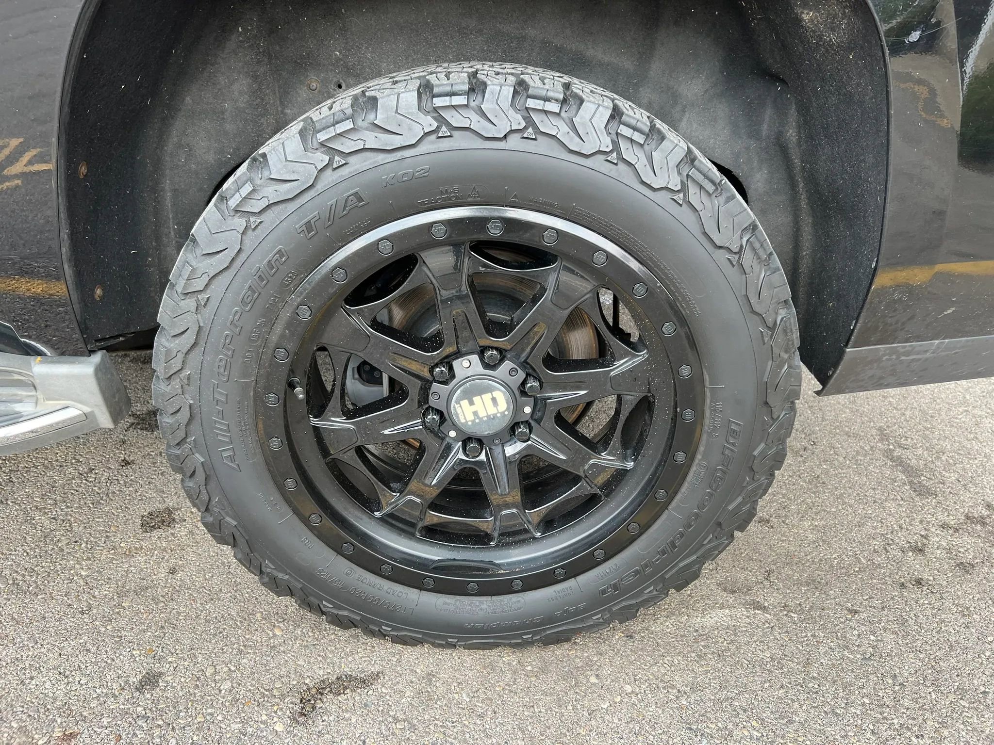 Used 2015 Cadillac Escalade Luxury image 12