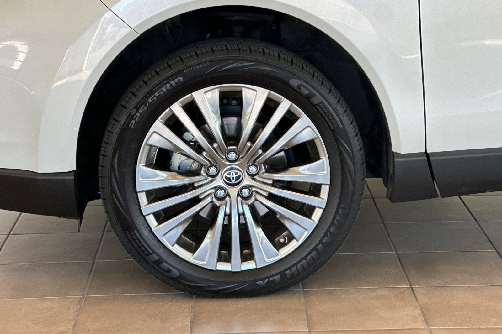 Certified 2021 Toyota Venza XLE AWD/4WD image 26