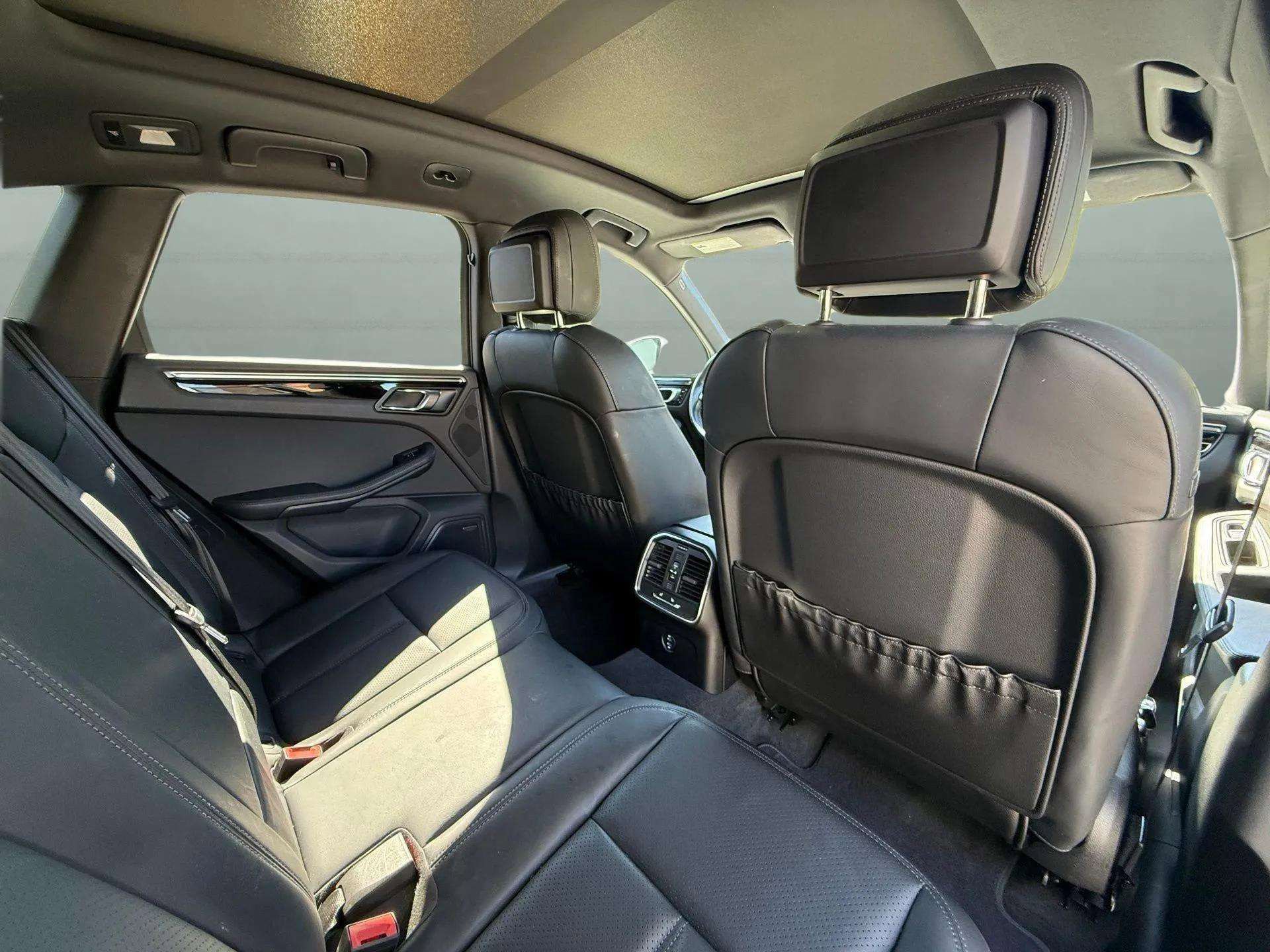 Used 2024 Porsche Macan image 22