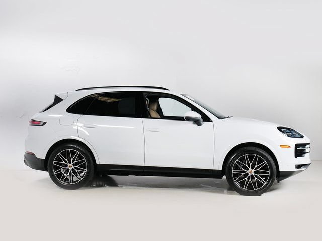 Certified 2026 Porsche Cayenne AWD/4WD image 8