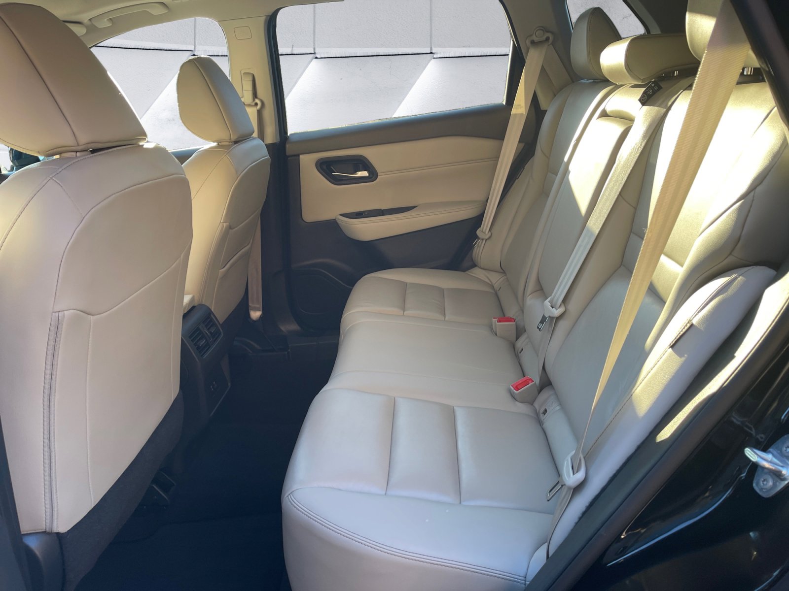 Used 2023 Nissan Rogue SL image 14