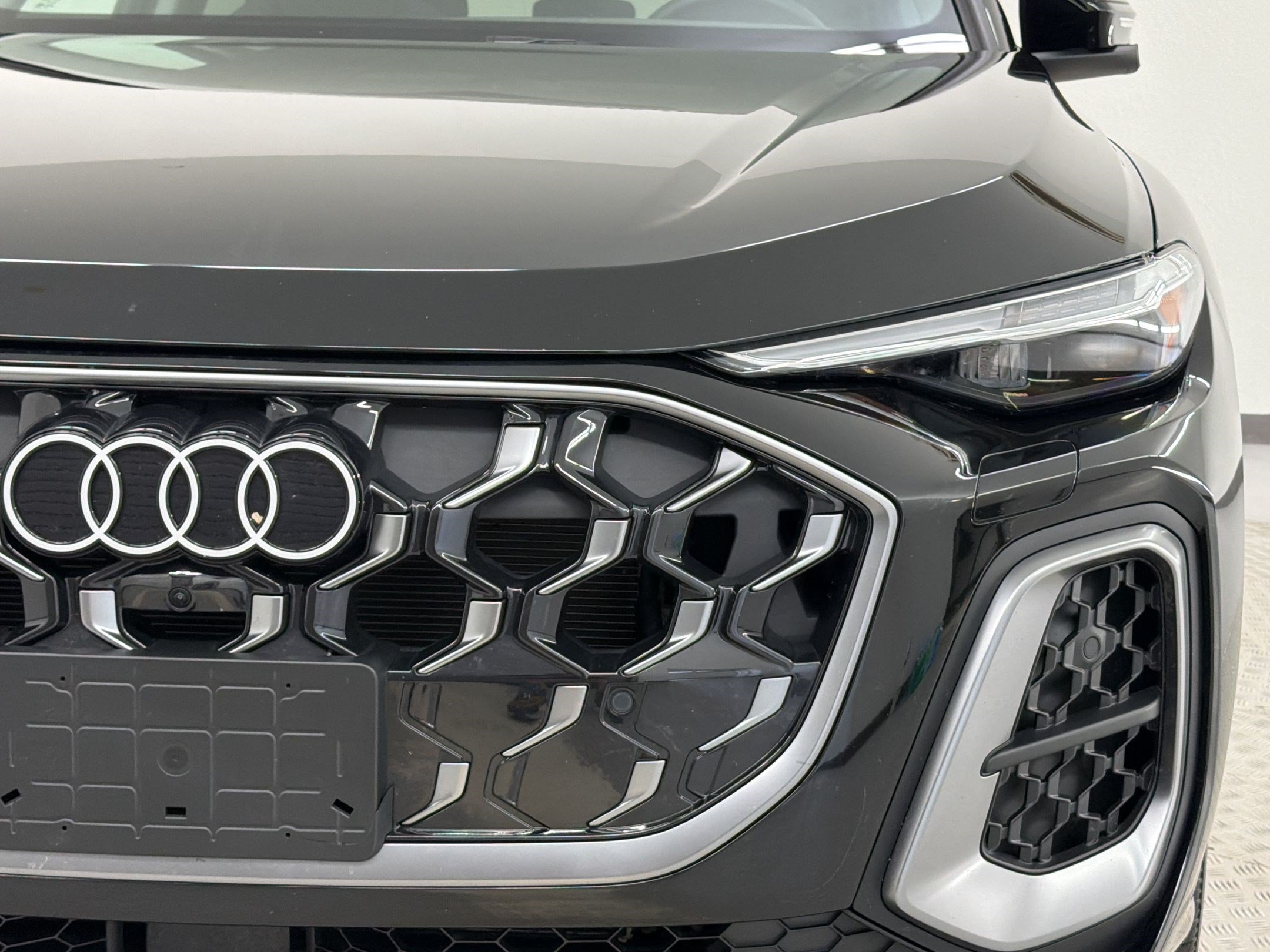 Used 2025 Audi Q5 Premium Plus w/ Premium Plus AWD/4WD image 12