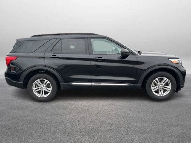 Used 2022 Ford Explorer XLT AWD/4WD image 6