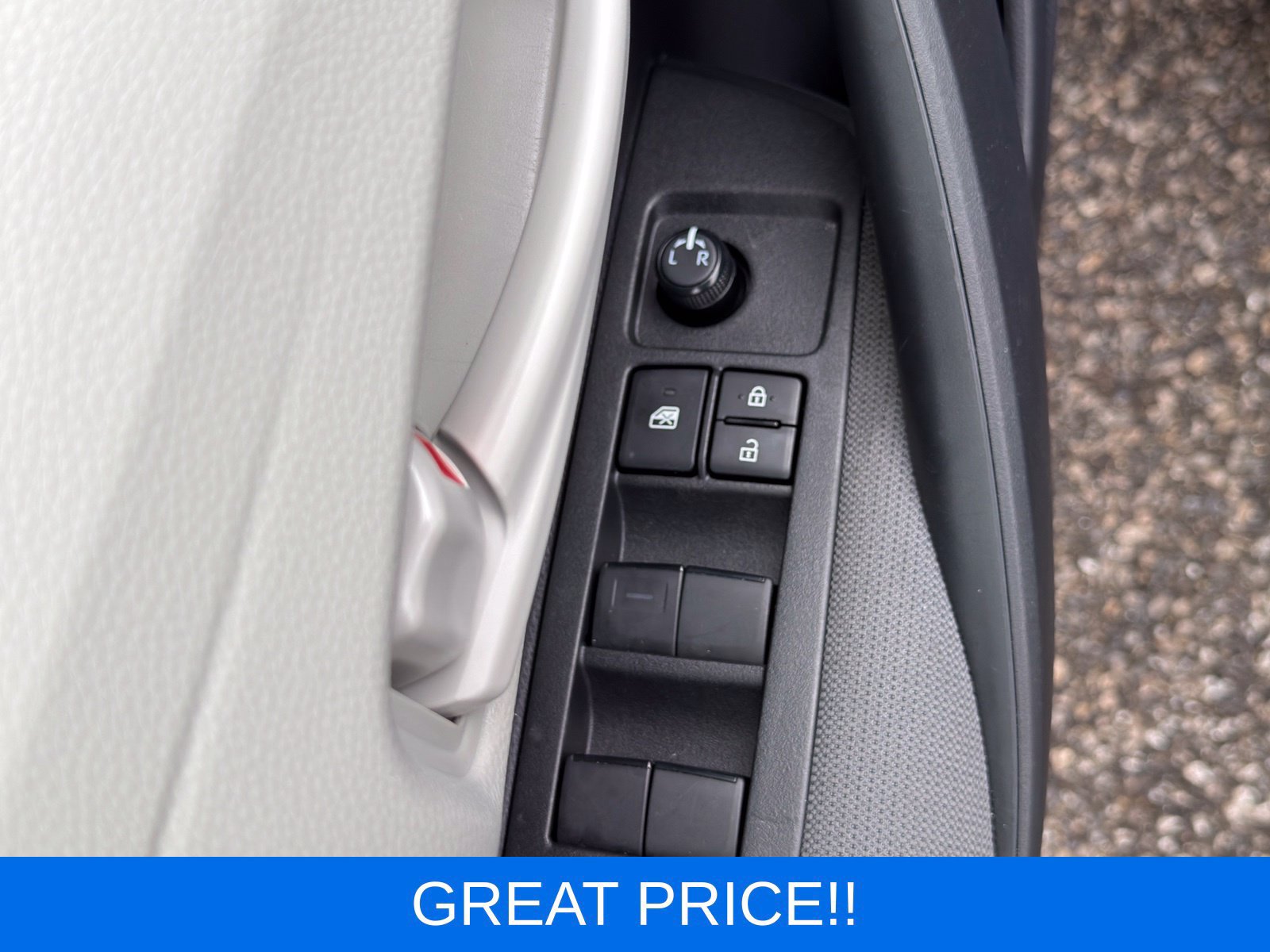 Used 2024 Toyota Corolla LE FWD image 13