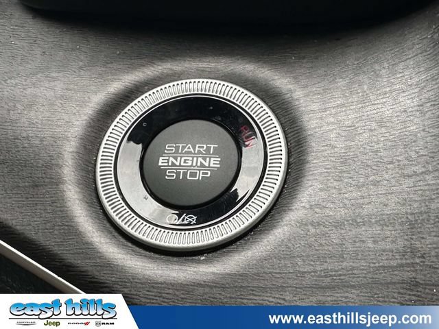 Used 2023 Jeep Grand Cherokee Limited AWD/4WD image 36