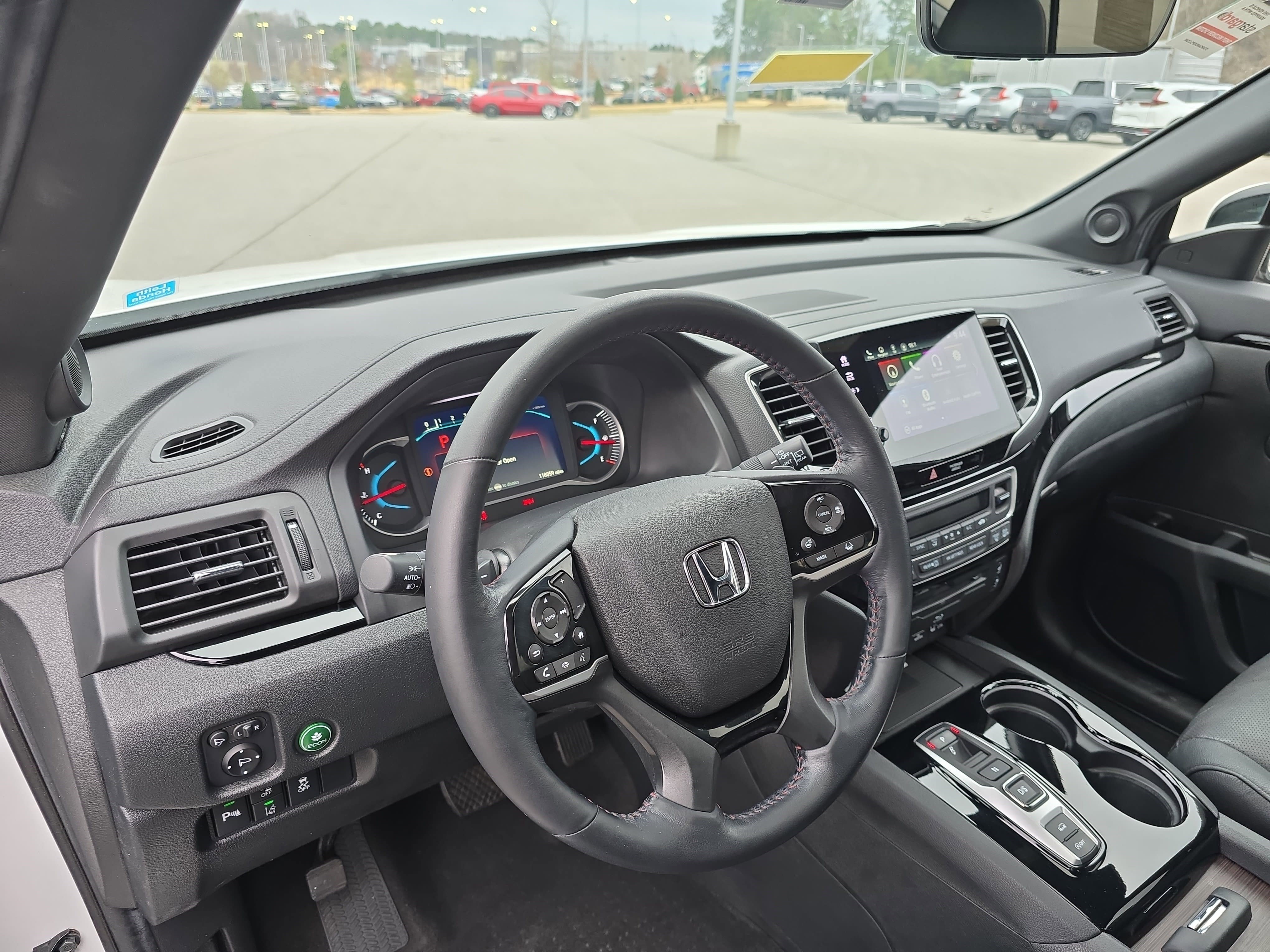 Used 2021 Honda Pilot Black Edition image 16