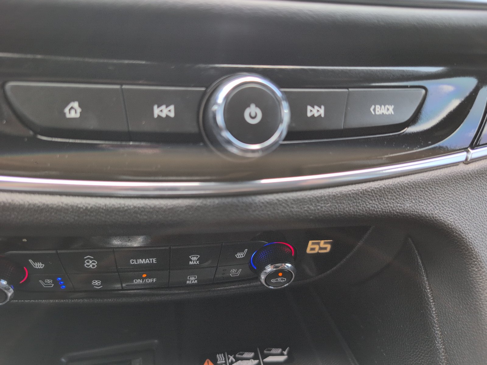 Used 2023 Buick Enclave Avenir w/ Trailering Package, 5000 lbs. FWD image 37