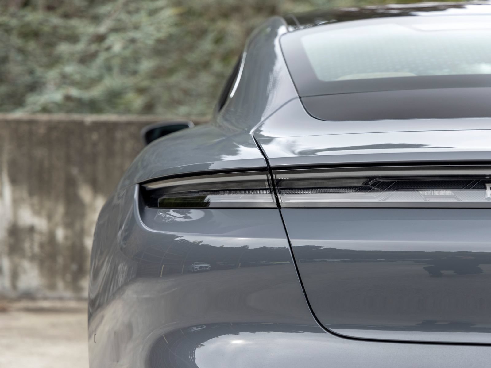 Certified 2025 Porsche Taycan AWD/4WD image 21