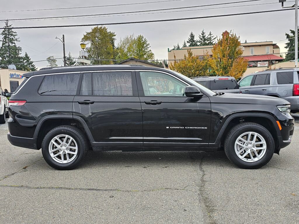Used 2023 Jeep Grand Cherokee L Laredo image 9