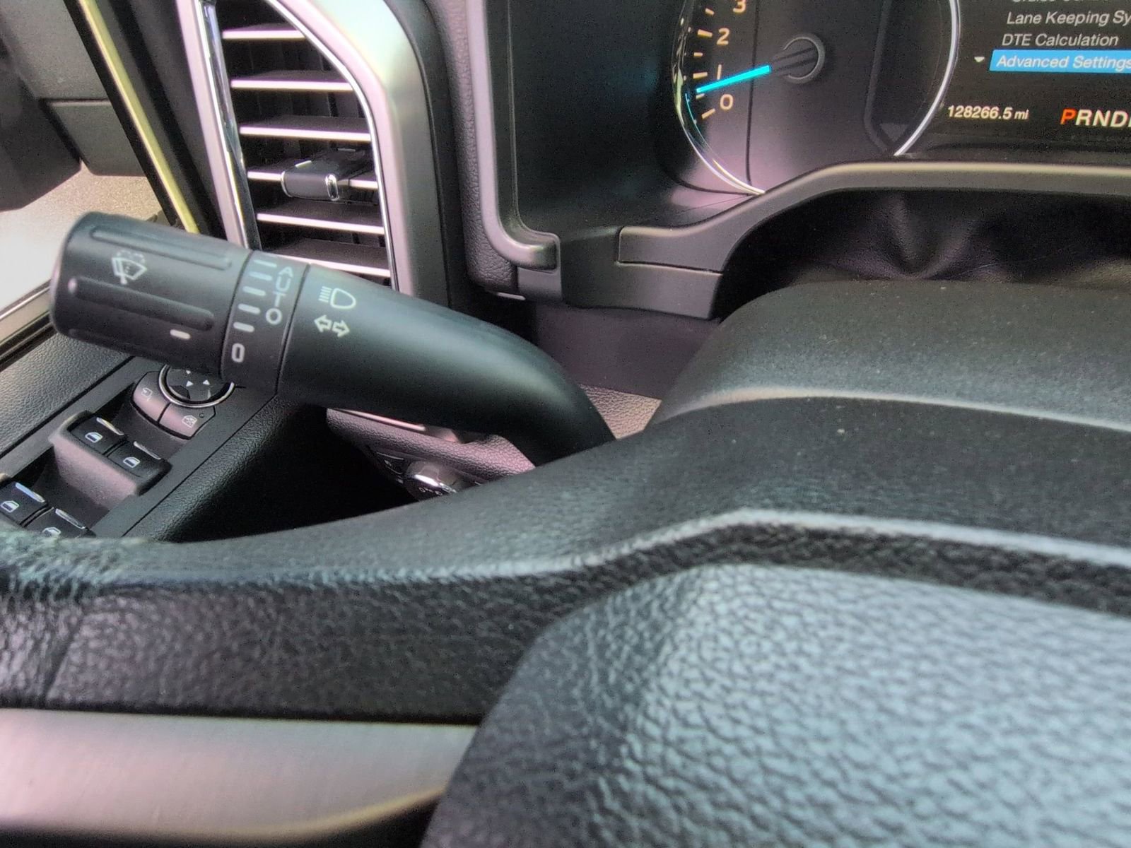 Used 2015 Ford F150 Platinum w/ Equipment Group 701A Luxury image 60