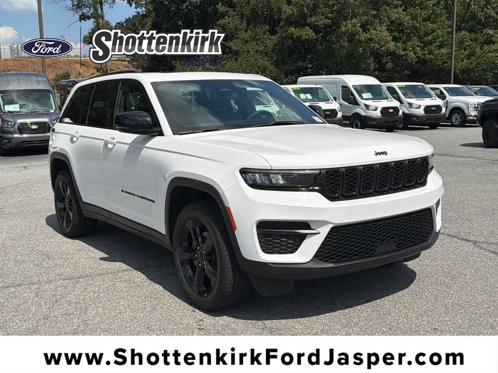 Used 2024 Jeep Grand Cherokee Altitude