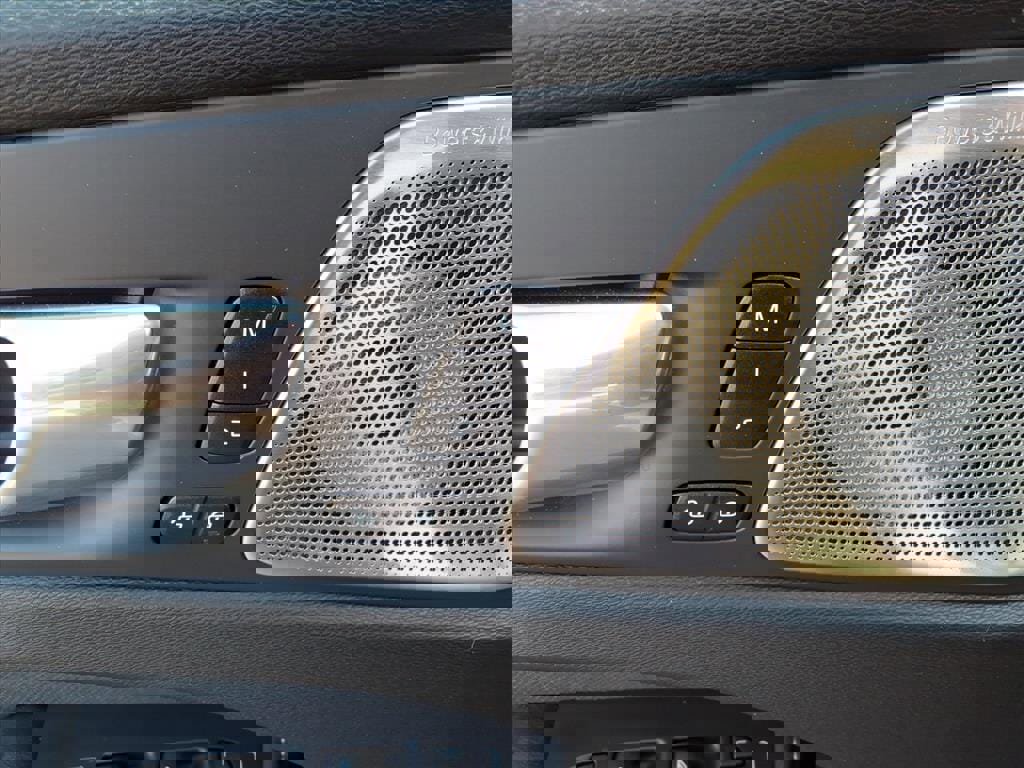 Used 2024 Volvo XC60 T8 Polestar w/ Protection Package Premier image 17